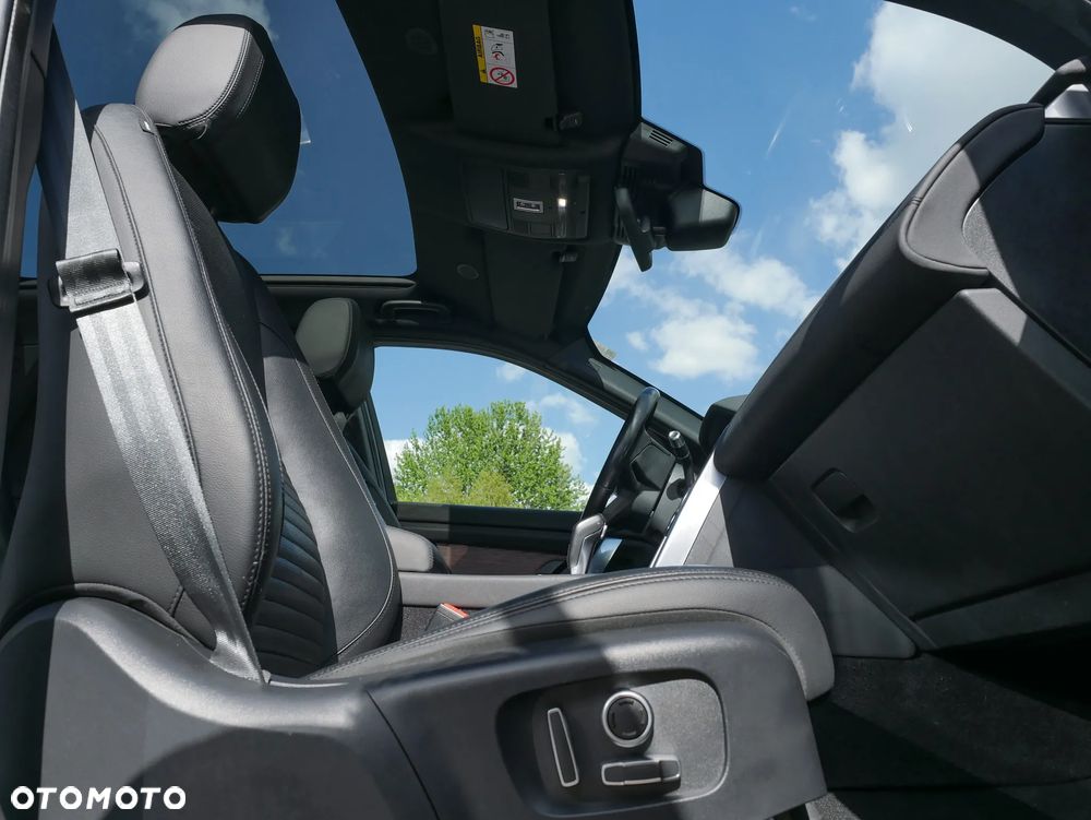 Land Rover Discovery Sport P300e SE - 24