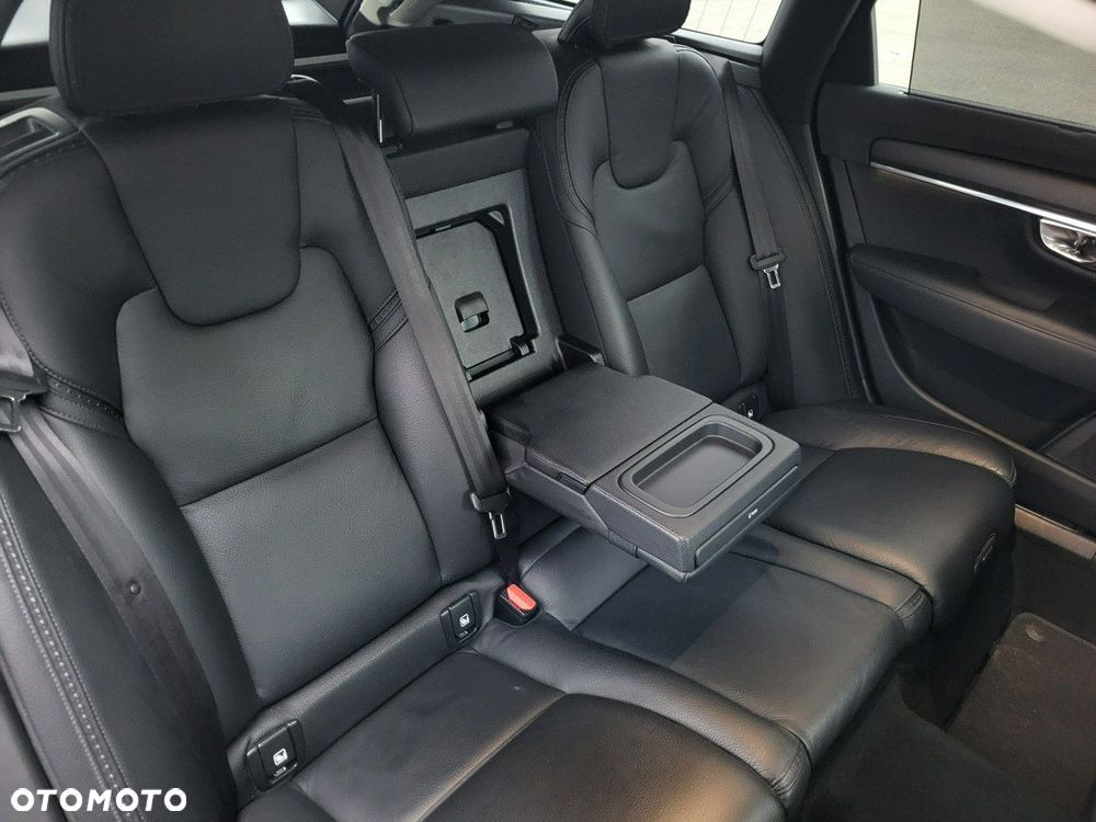 Volvo V90 Cross Country - 22