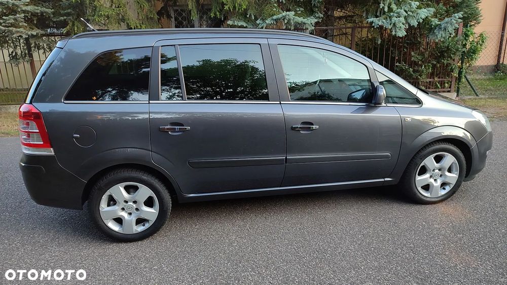 Opel Zafira 1.8 Family - 11