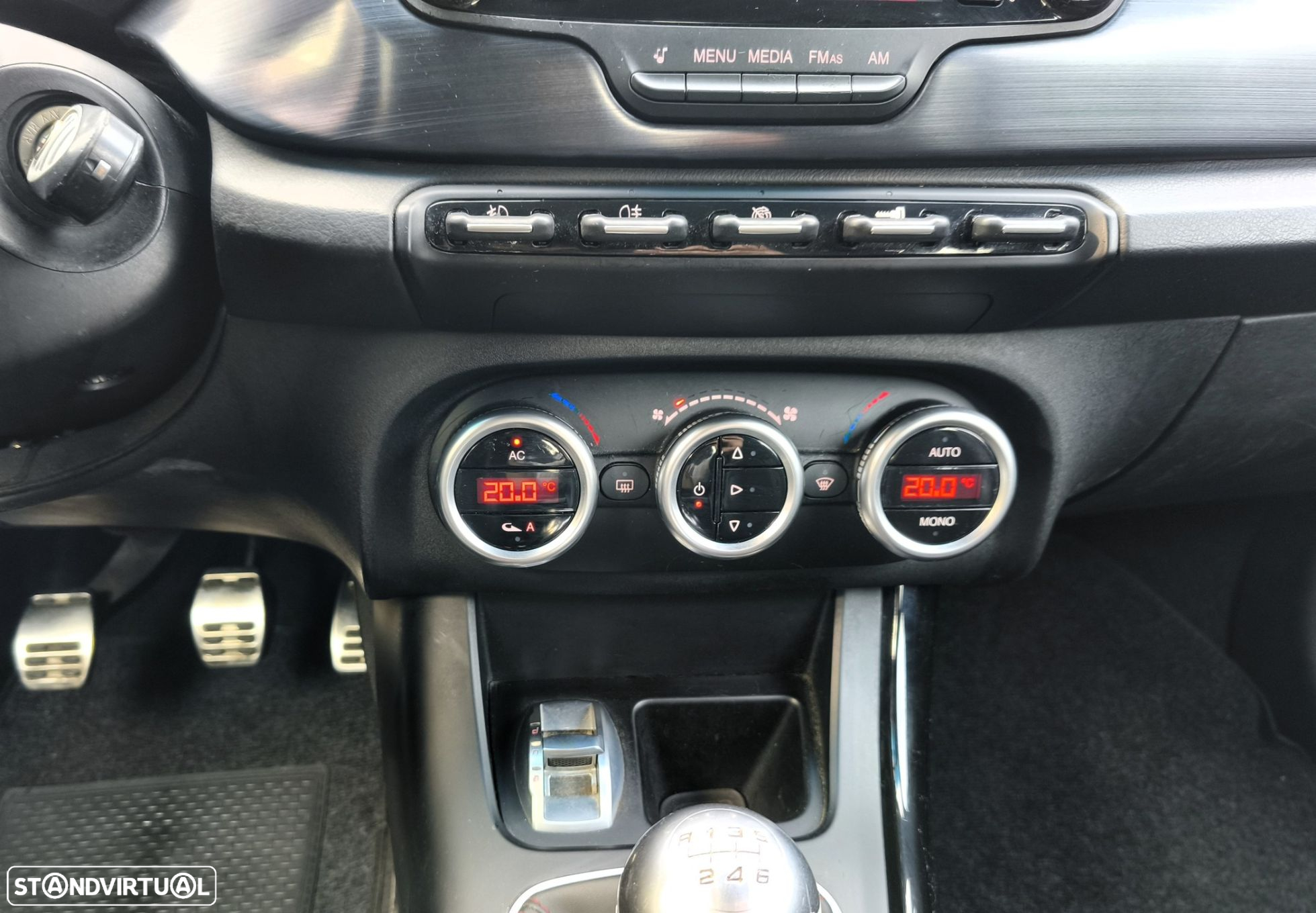 Alfa Romeo Giulietta 1.6 JTDm Distinctive - 20