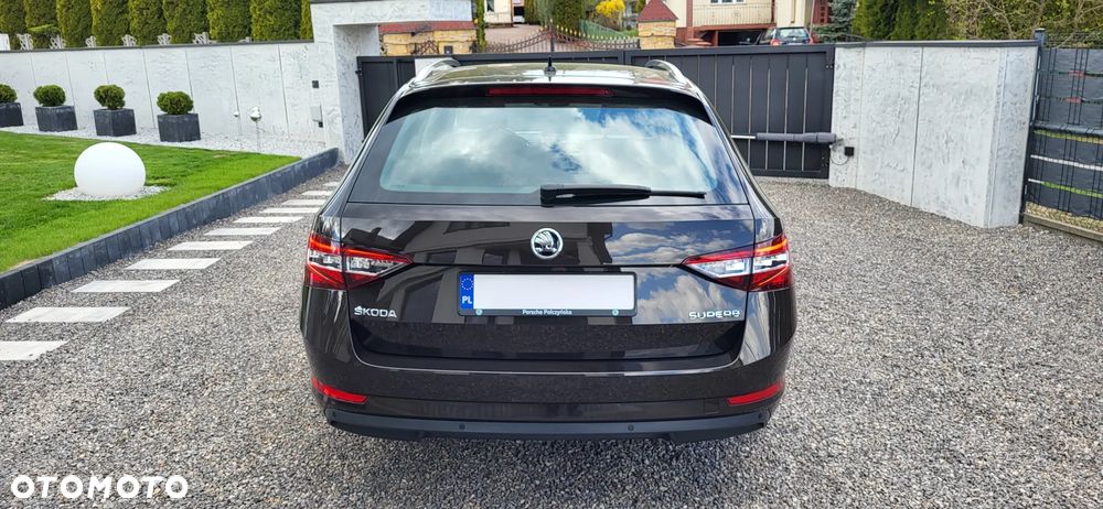 Skoda Superb 2.0 TDI Ambition DSG - 11