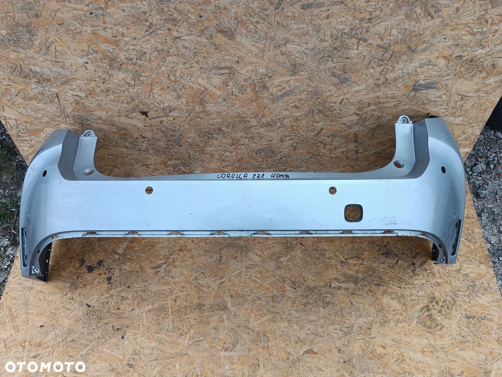 ZDERZAK TYŁ TYLNY TOYOTA COROLLA E21 KOMBI - 6