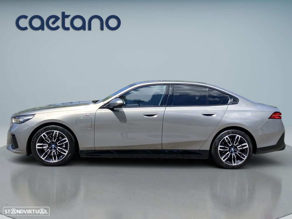 BMW 530 e Pack Desportivo M - 28