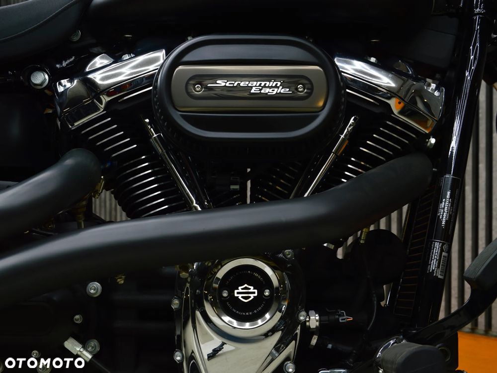 Harley-Davidson Softail Breakout - 8