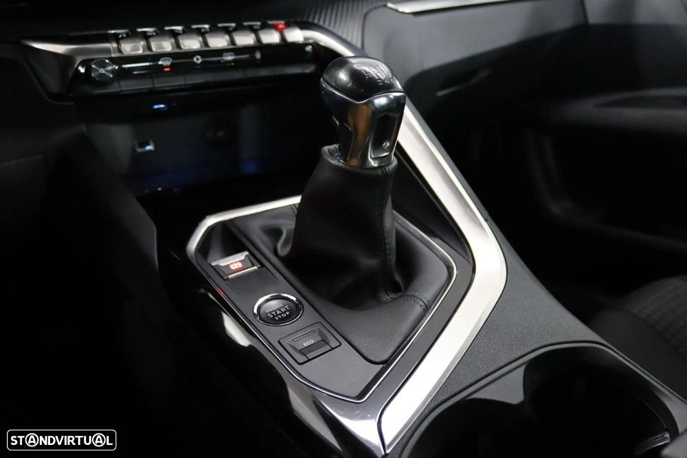 Peugeot 3008 PureTech 130 Stop & Start GPF Allure Pack - 12