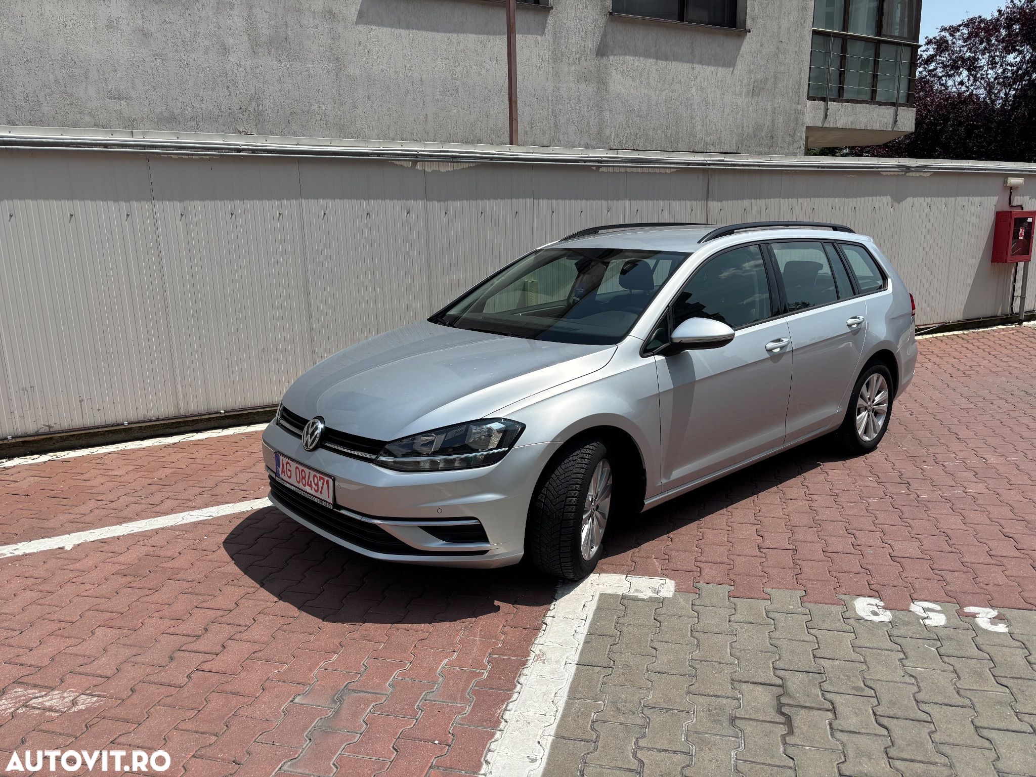 Volkswagen Golf 1.6 TDI DSG Comfortline - 1