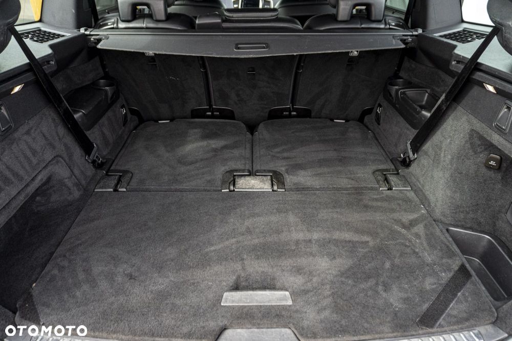 Volvo XC 90 - 20