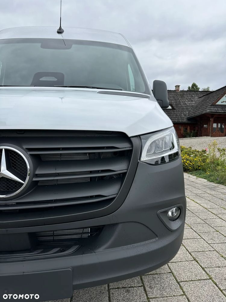 Mercedes-Benz Sprinter - 28