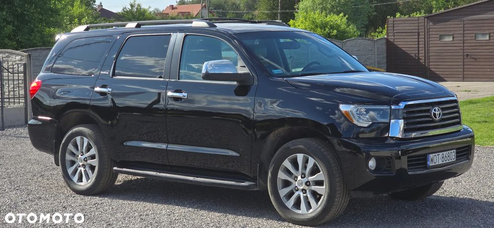 Toyota Sequoia - 1