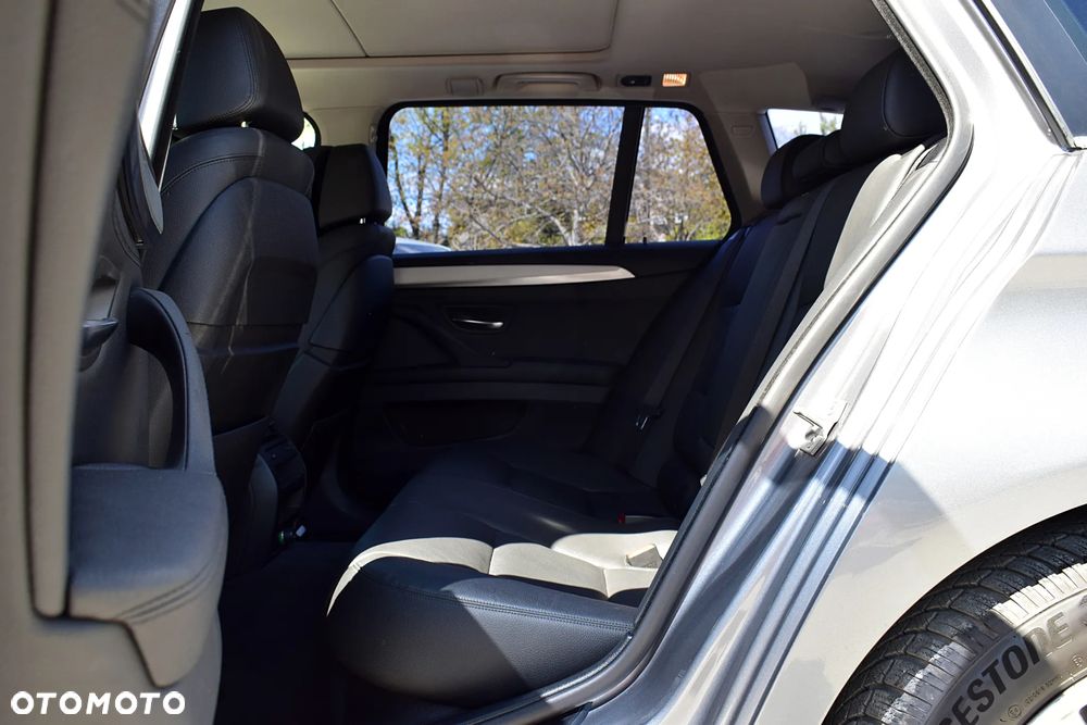 BMW Seria 5 520d xDrive Sport Line - 7