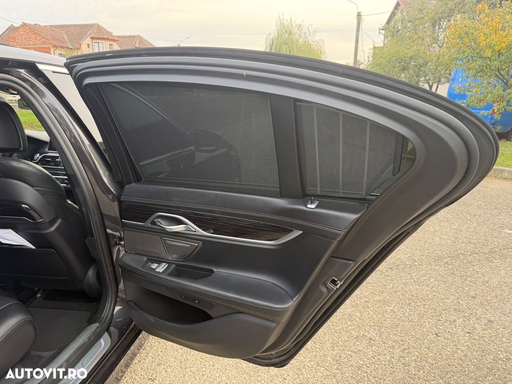 BMW Seria 7 730Ld xDrive - 39