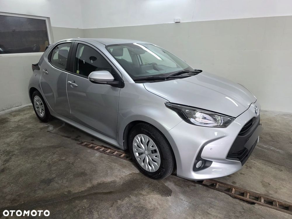 Toyota Yaris - 1