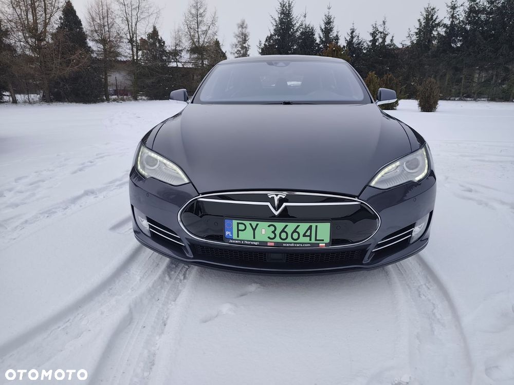 Tesla Model S D Performance - 2