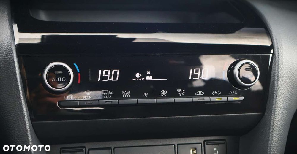 Toyota Yaris Cross - 32