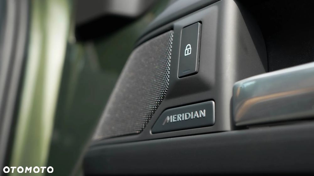 Land Rover Defender 3.0 D350 mHEV X-Dynamic SE - 29