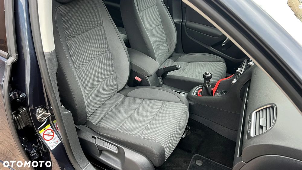 Volkswagen Golf 1.6 Comfortline - 25