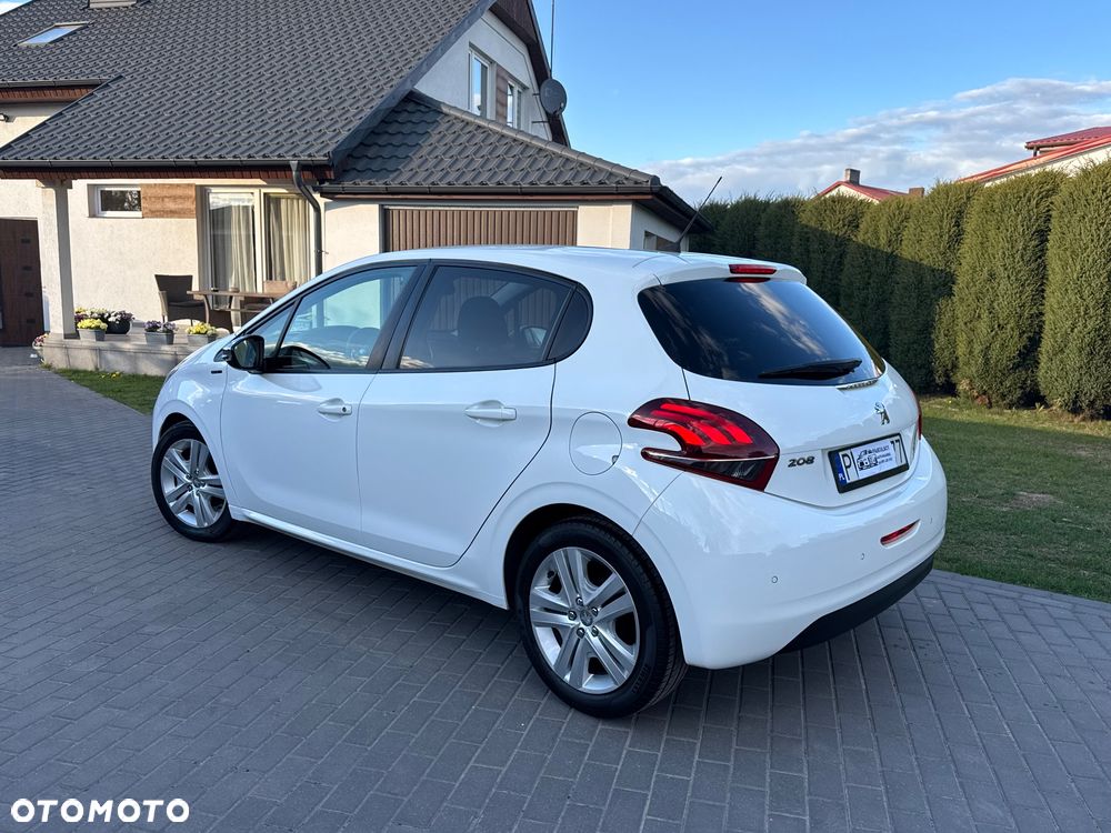 Peugeot 208 PureTech 82 Stop & Start Signature - 28