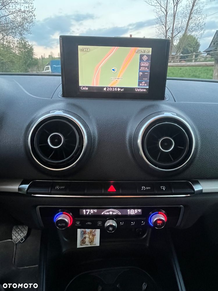 Audi A3 Sportback 1.6 TDI DPF Ambition - 12