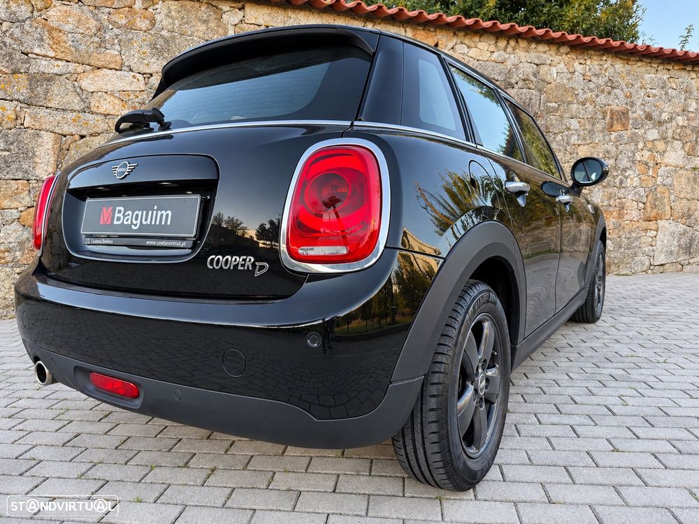 MINI 5 Portas Cooper D Auto - 12