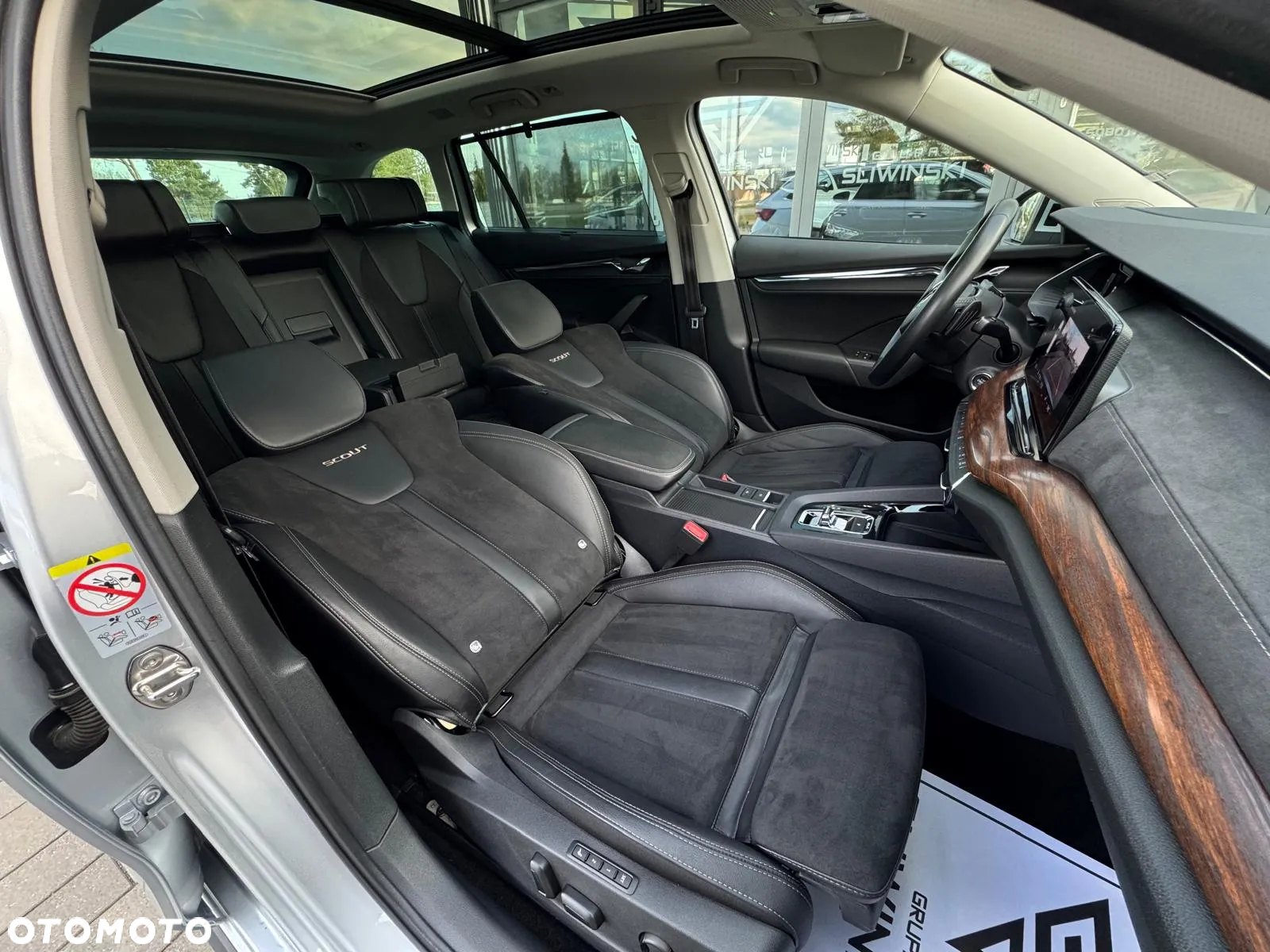 Skoda Octavia Combi 2.0 TDI DSG 4x4 Scout - 16