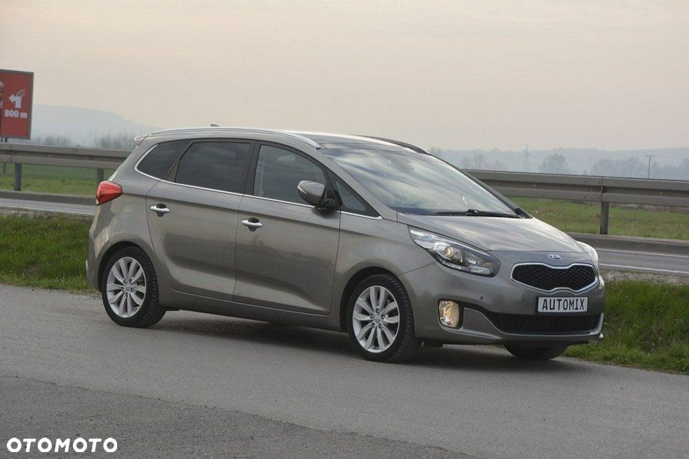 Kia Carens 1.7 CRDi L 7os - 12