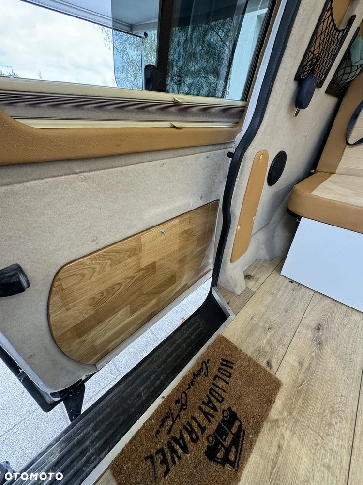 Volkswagen T5 Campervan - 19