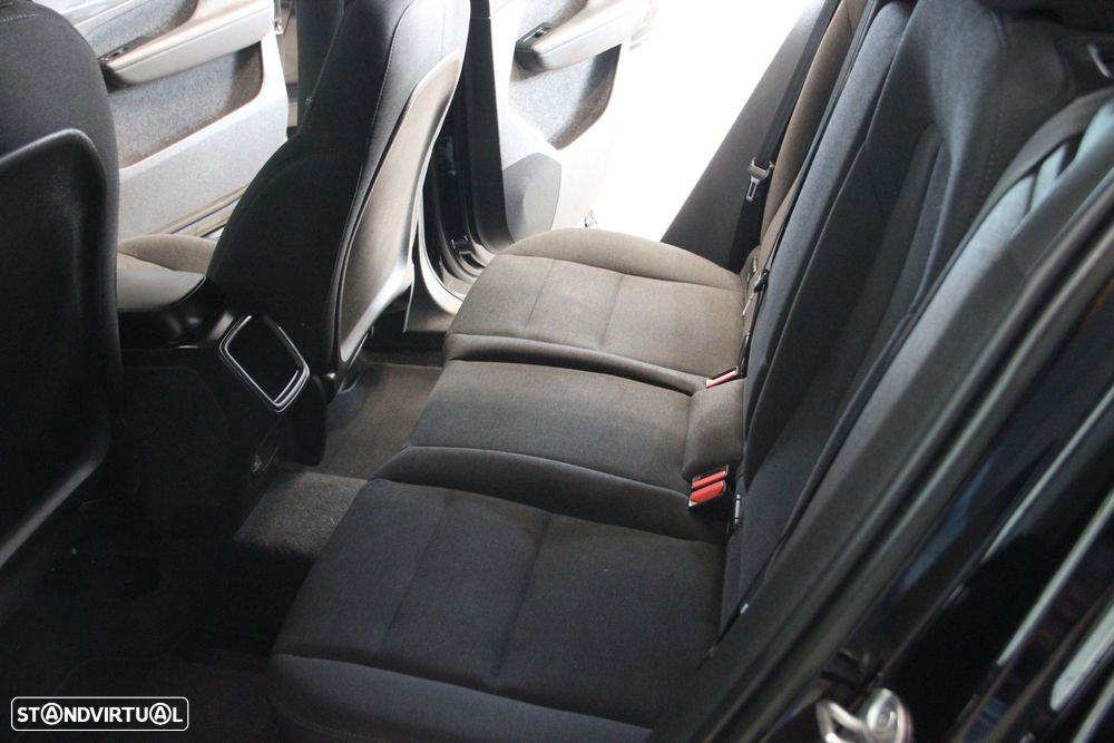 Volvo XC 40 1.5 T2 Momentum - 5