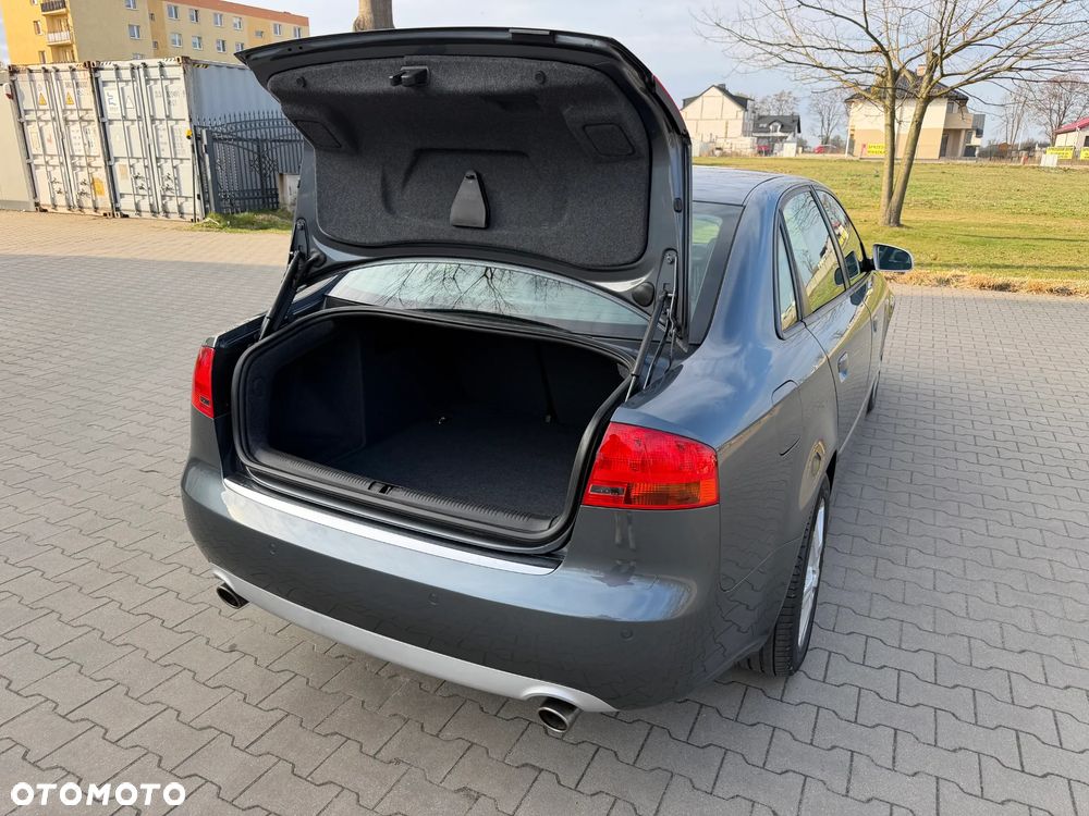 Audi A4 Limousine 1.8 T quattro - 23