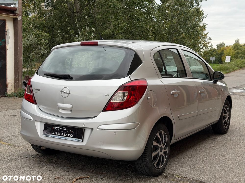 Opel Corsa 1.4 16V Innovation - 8