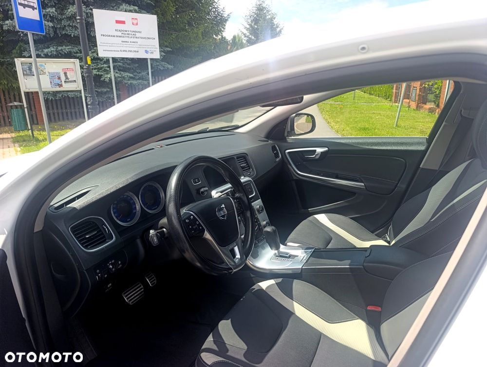 Volvo S60 D3 Geartronic RDesign - 8