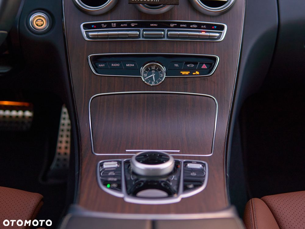 Mercedes-Benz Klasa C 300 4MATIC 9G-TRONIC - 29
