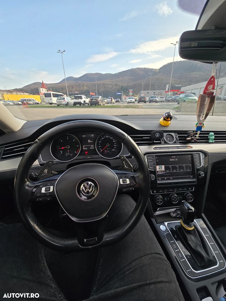 Volkswagen Passat 2.0 TDI DSG Highline - 10