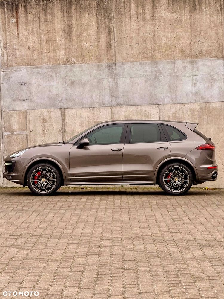 Porsche Cayenne GTS Tiptronic S - 2