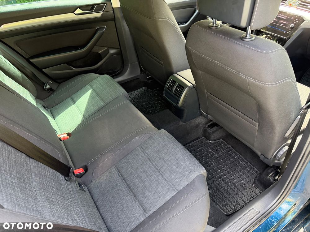 Volkswagen Passat 2.0 TDI EVO Business DSG - 31