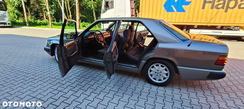 Mercedes-Benz W124 (1984-1993) - 16