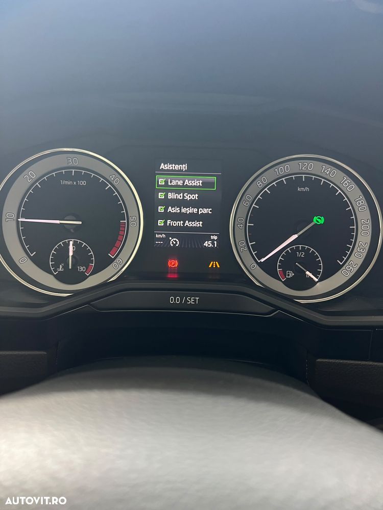 Skoda Superb 2.0 TDI DSG Laurin & Klement - 17