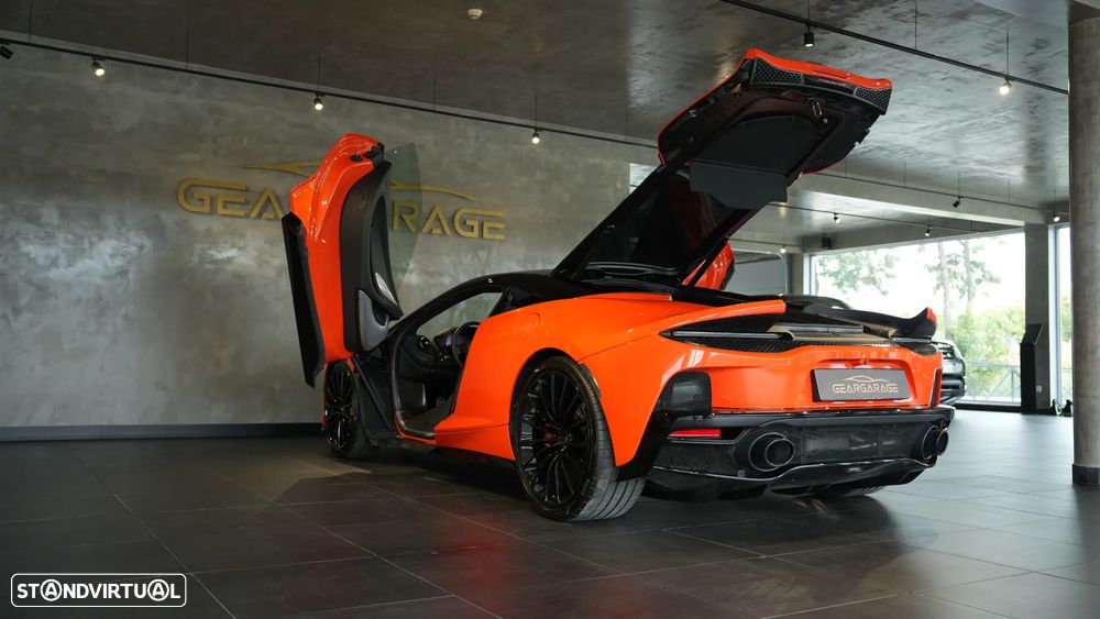 McLaren GT 4.0 Twin-Turbo V8 - 10