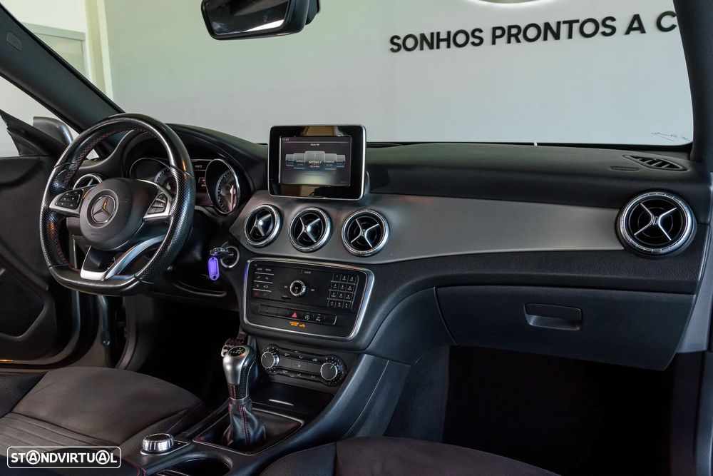 Mercedes-Benz CLA 200 d Shooting Brake AMG Line - 13