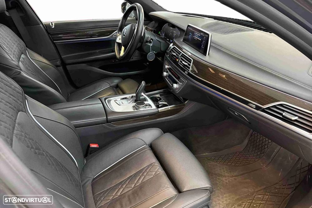 BMW 745 e iPerformance Pack M Auto - 8
