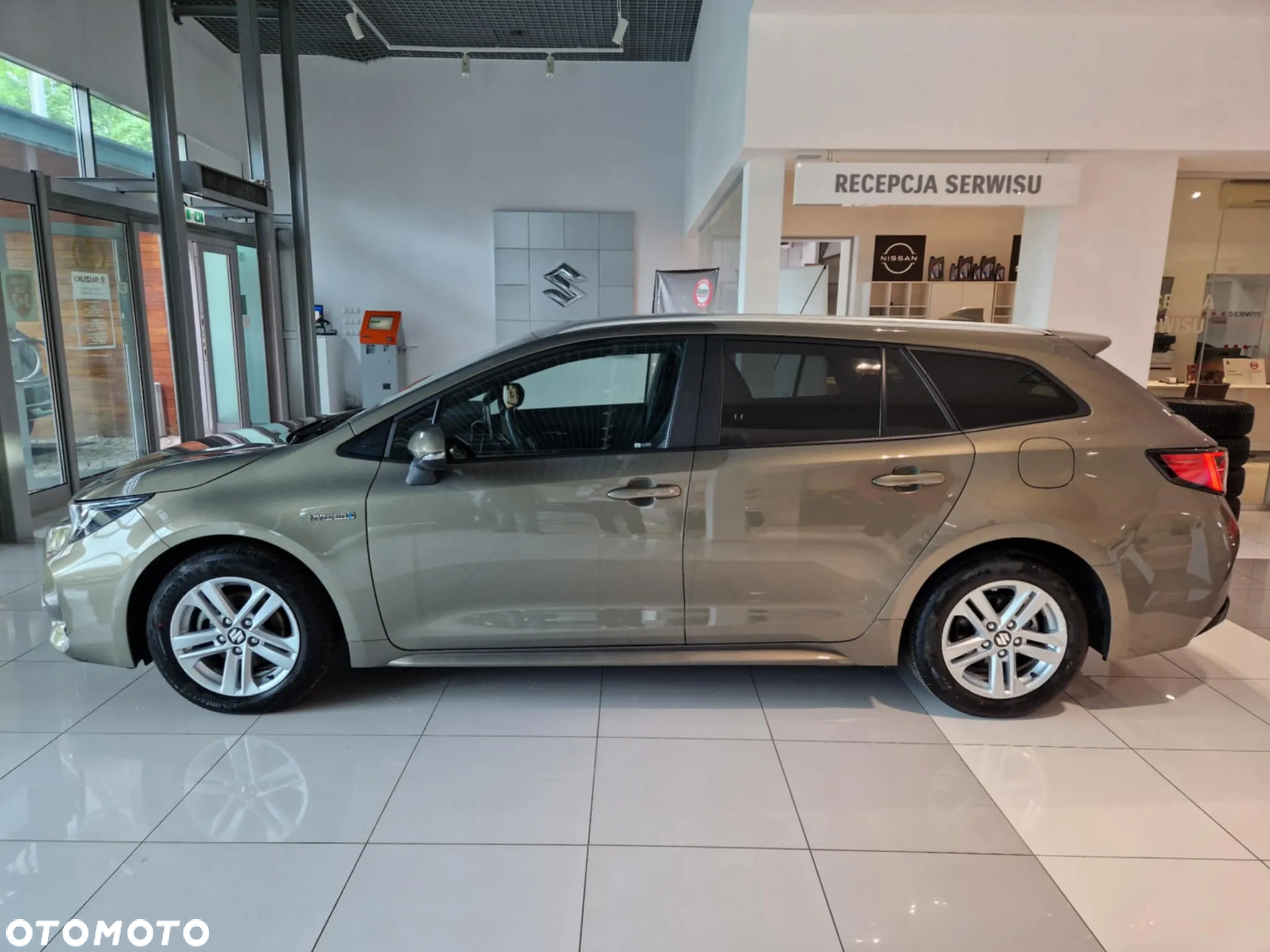 Suzuki Swace 1.8 Hybrid Premium Plus CVT - 4