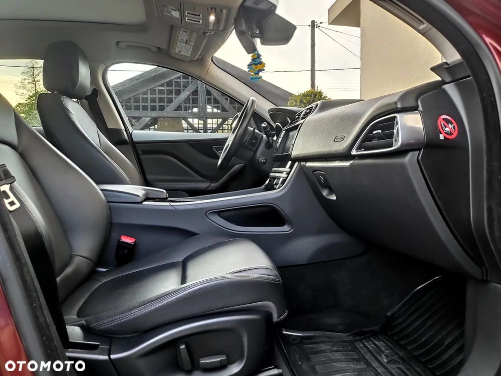 Jaguar F-Pace - 11