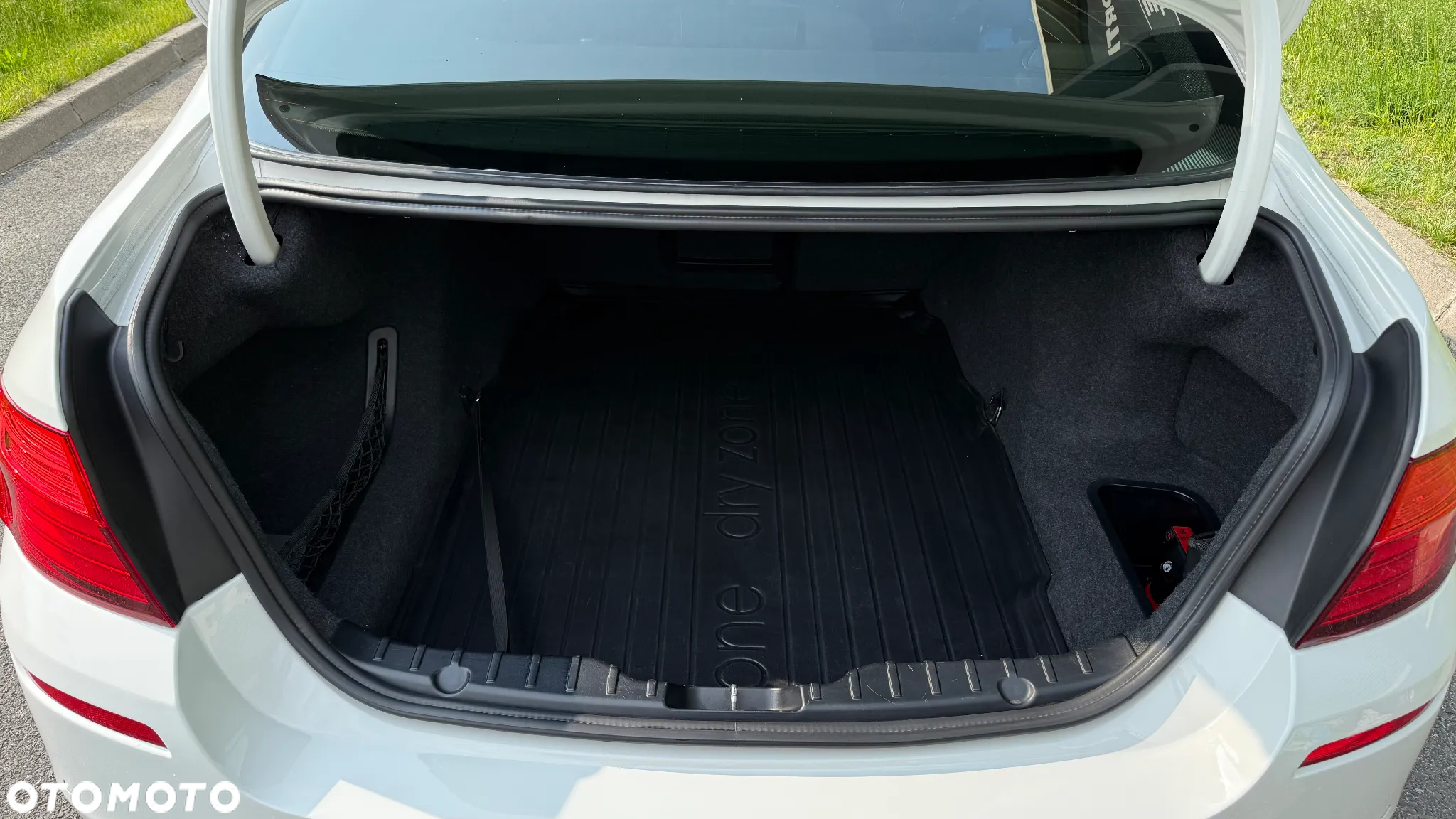 BMW Seria 5 528i xDrive - 9