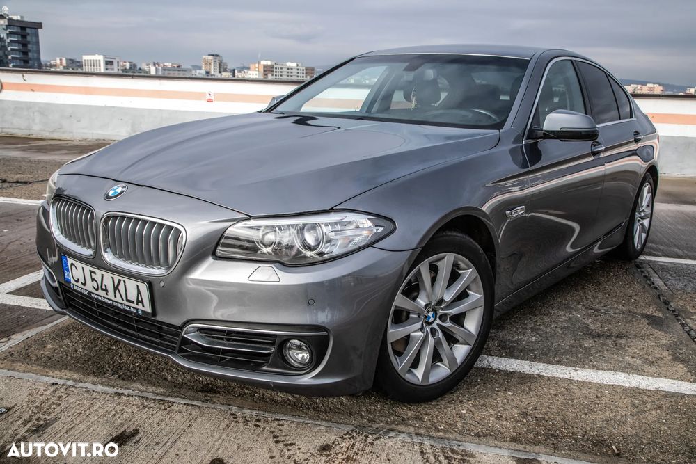 BMW Seria 5 520d Aut. Luxury Line - 2
