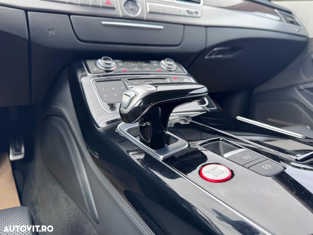 Audi S8 - 25