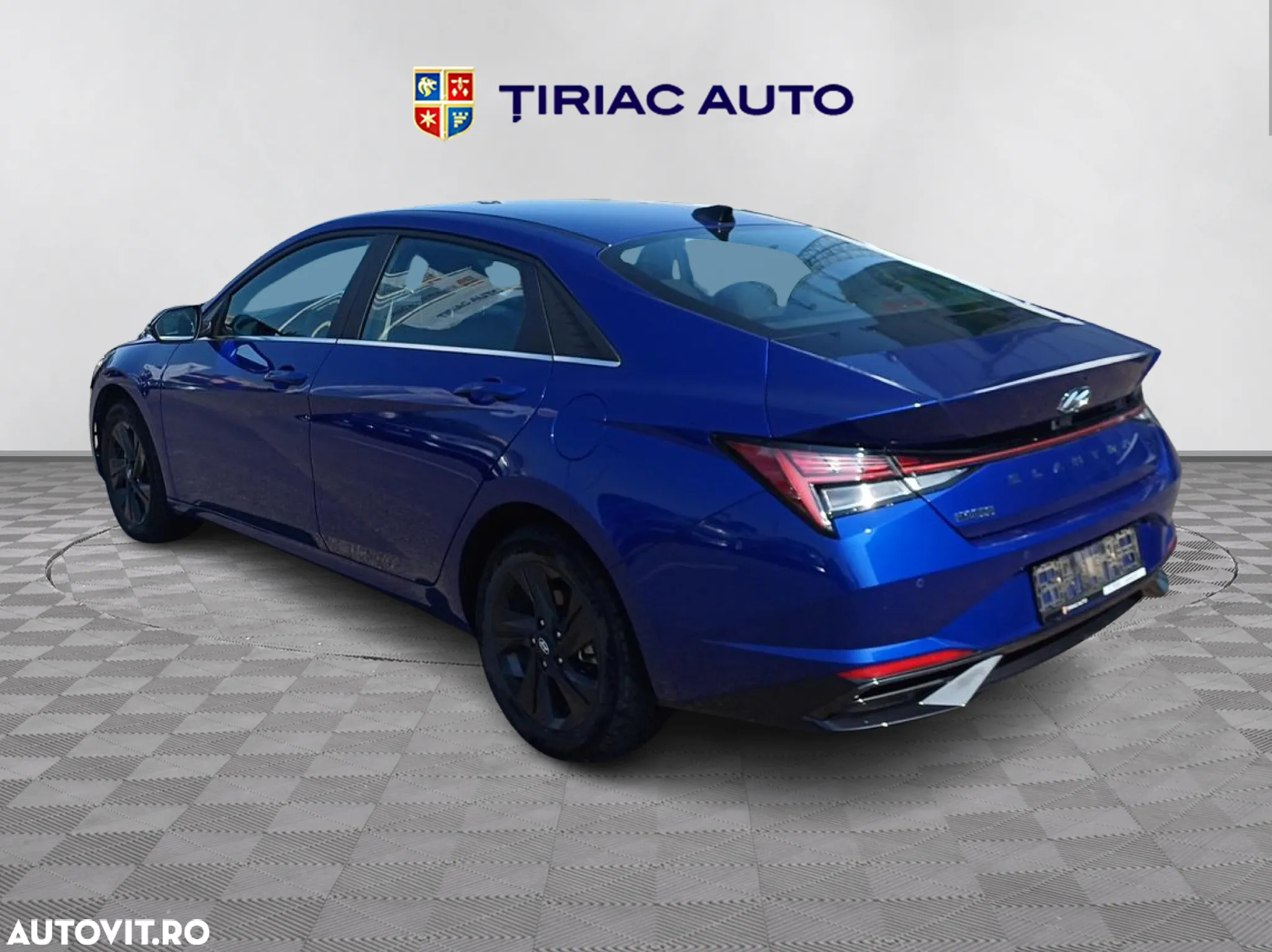 Hyundai Elantra - 3
