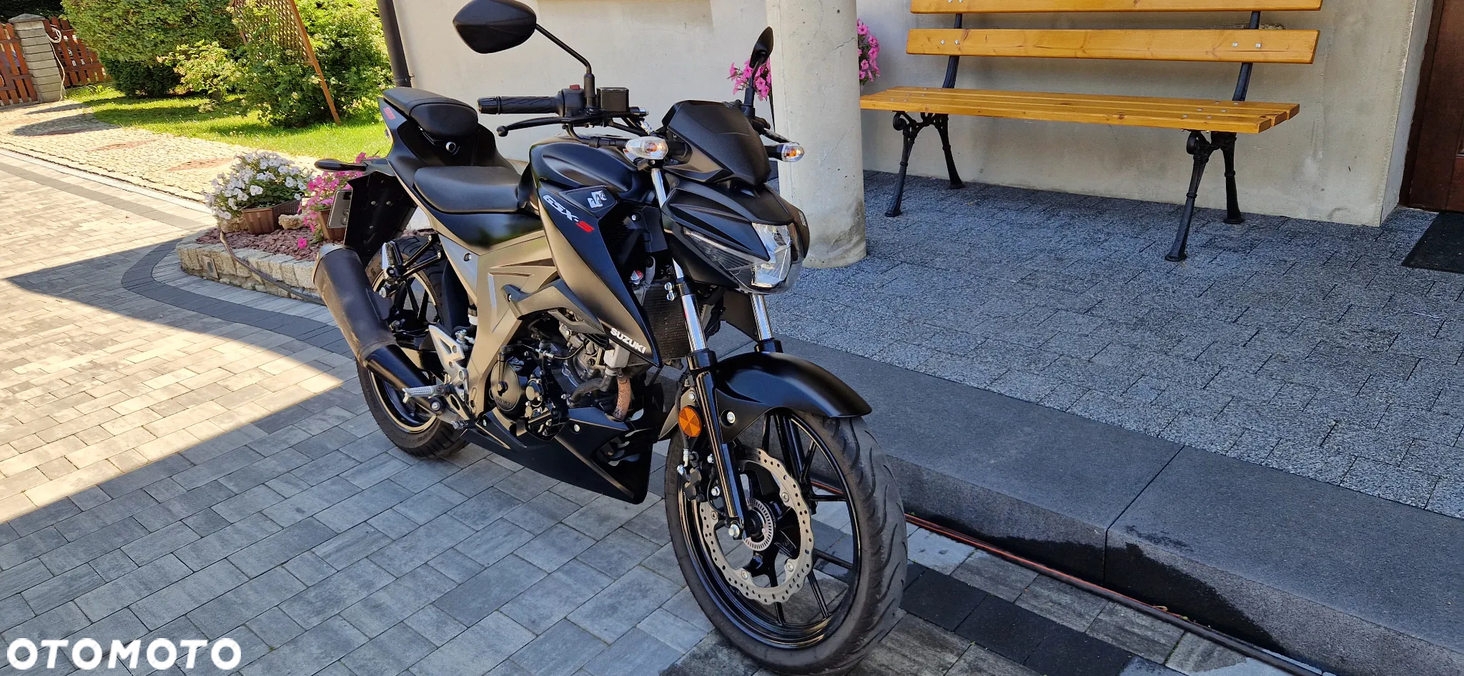 Suzuki GSX - 2