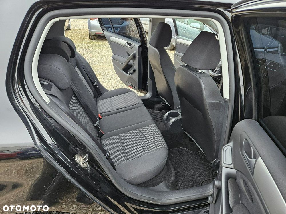 Volkswagen Golf - 10