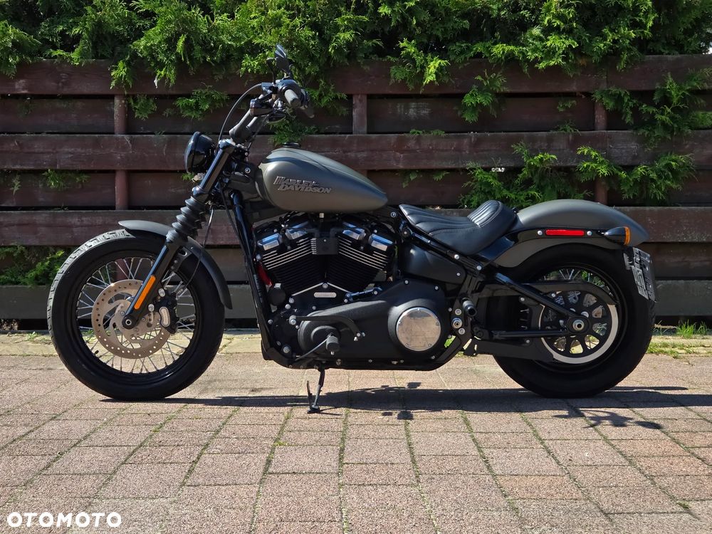 Harley-Davidson Softail Street Bob - 3