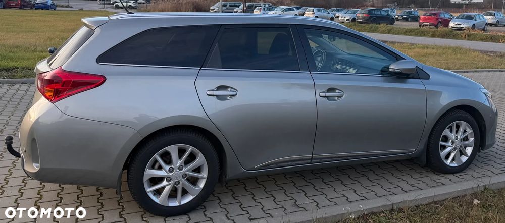 Toyota Auris 1.6 Prestige - 3