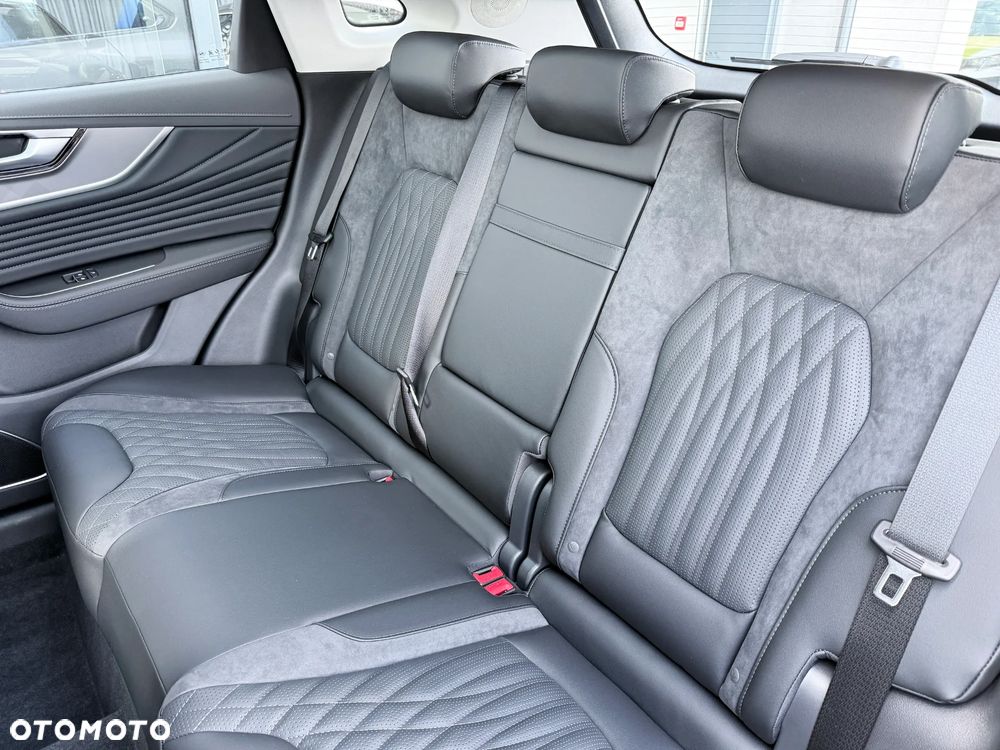 Hongqi HS5 2.0T Executive AWD - 33